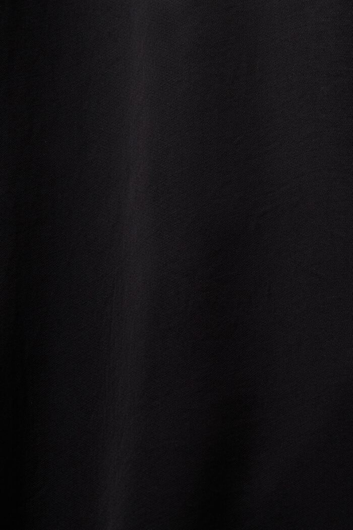 Satijnen nachtjapon met kant, LENZING™ ECOVERO™, BLACK, detail image number 5