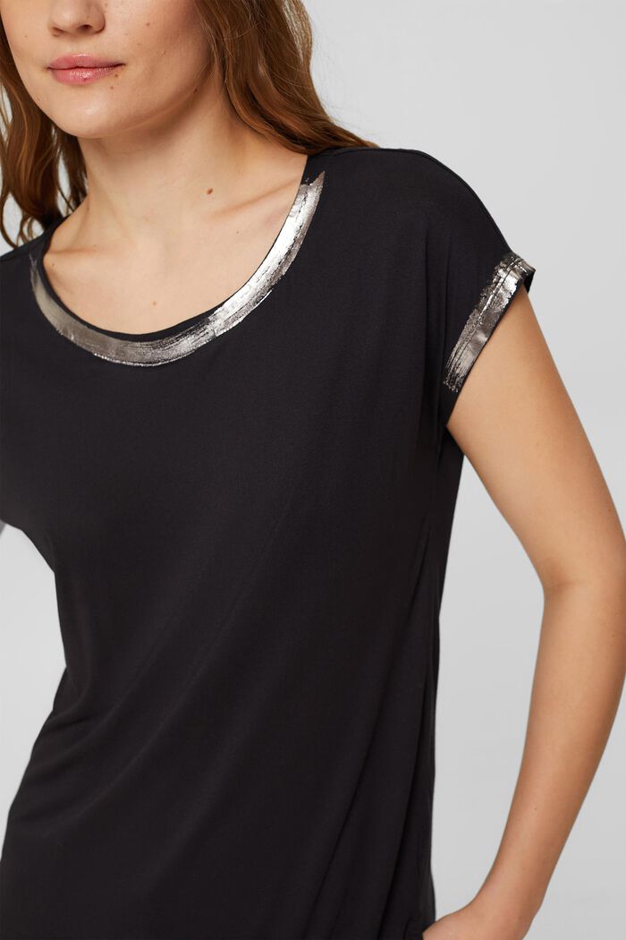 T-shirt met metallic effect, LENZING™ ECOVERO™, BLACK, detail image number 0