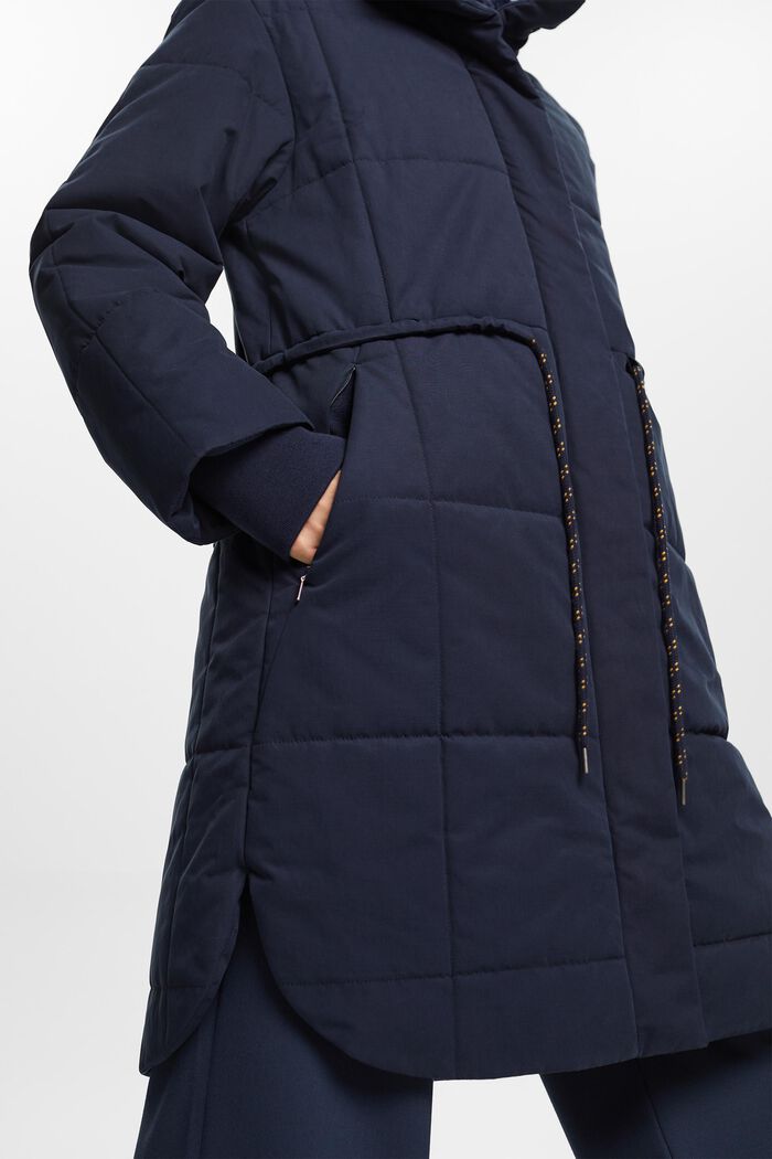 Gerecycled: gewatteerde mantel met voering van fleece, NAVY, detail image number 0