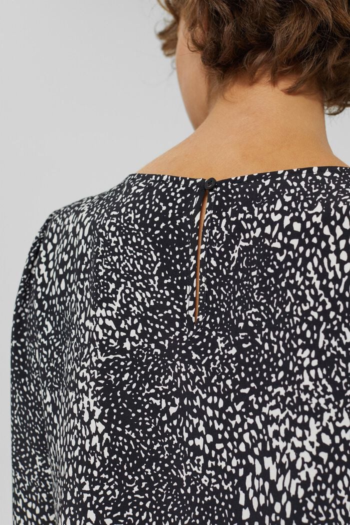 Gesmokte blouse met print, LENZING™ ECOVERO™, BLACK, detail image number 2