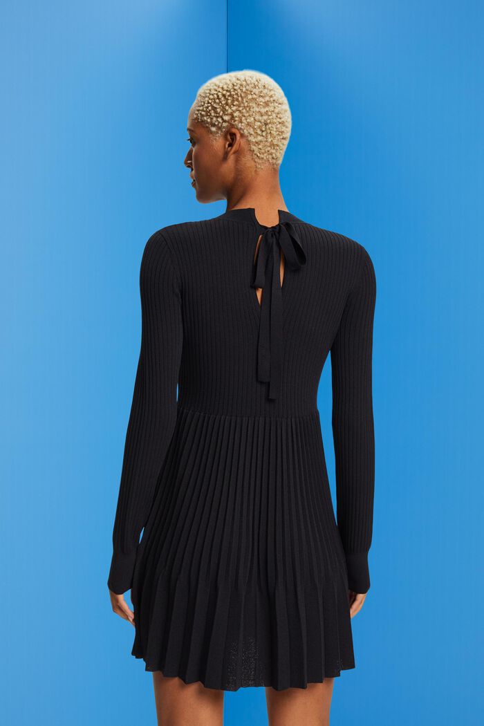 Geplisseerde mini-jurk met lange mouwen en ronde hals, BLACK, detail image number 3