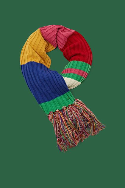 Ribgebreide sjaal in regenboogkleuren