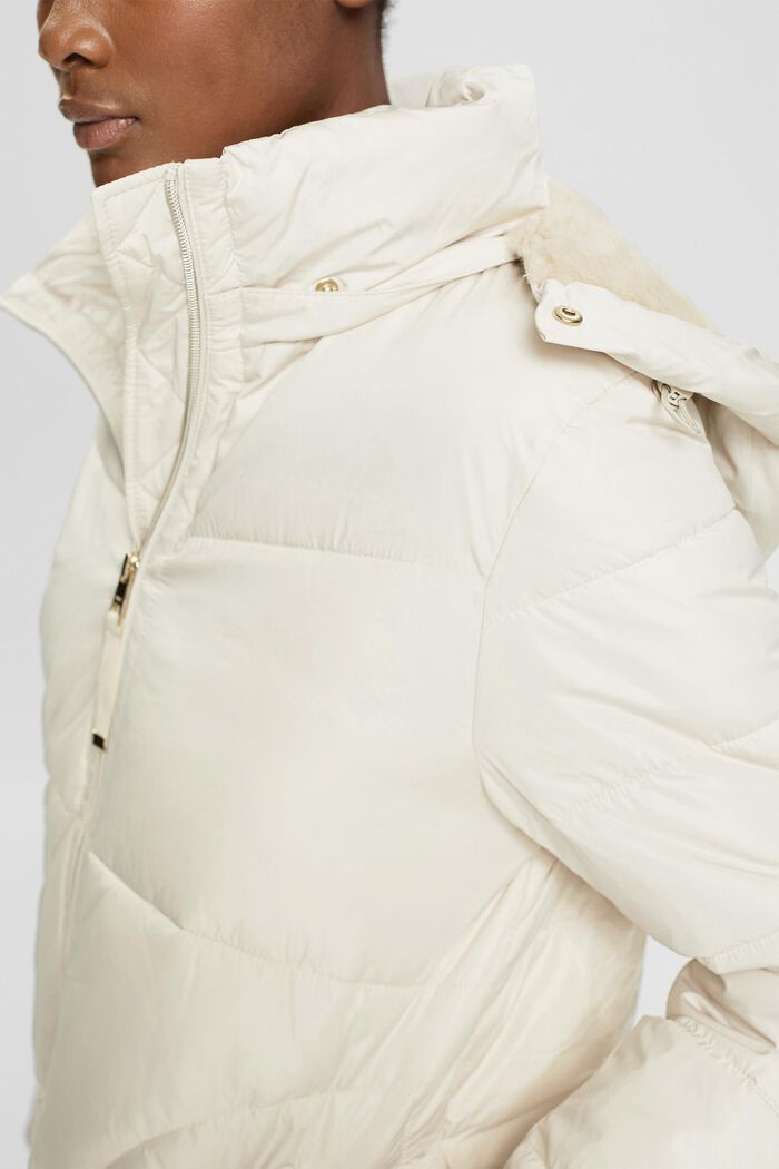 Gerecycled: gewatteerde mantel met afneembare capuchon, ICE, detail image number 2