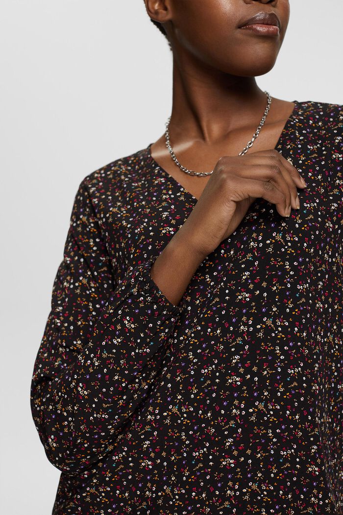 Gebloemde blouse met V-hals, LENZING™ ECOVERO™, BLACK, detail image number 2