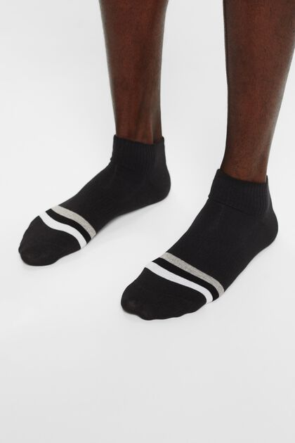 2 paar gestreepte sokken