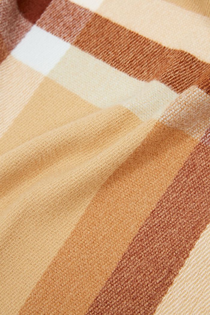 Gerecycled: geruite geweven sjaal met franjes, KHAKI BEIGE, detail image number 1