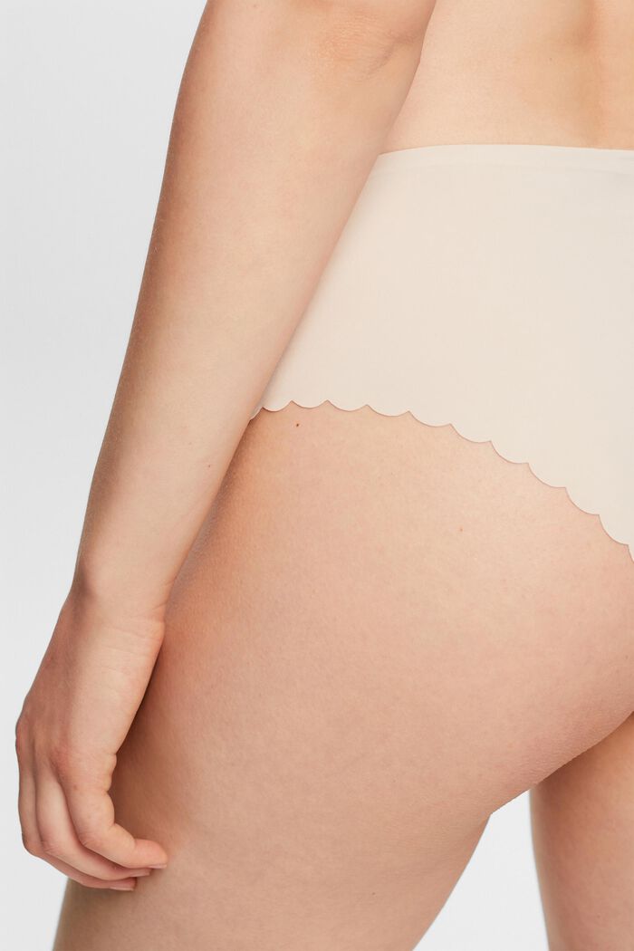 Hipster-shorts van microvezels, met geschulpte randjes, SAND, detail image number 3