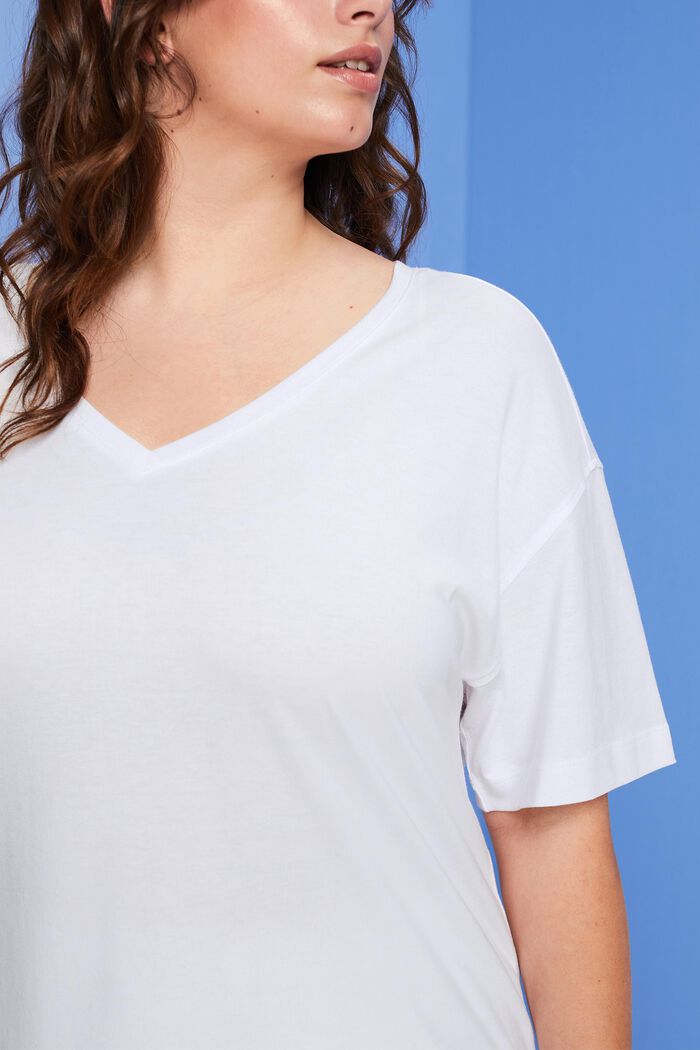CURVY T-shirt met V-hals, TENCEL™, WHITE, detail image number 2